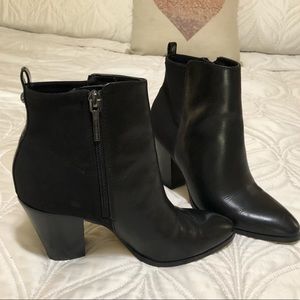 Donald J Pliner Boot.